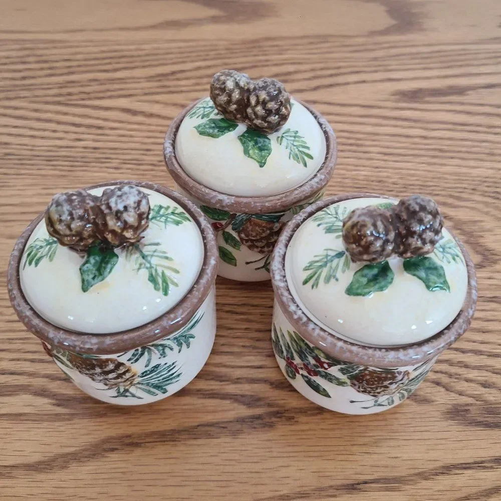 Yankee Candle Trio Of Ceramic Christmas Holiday Votive Tealight Holders With Lid